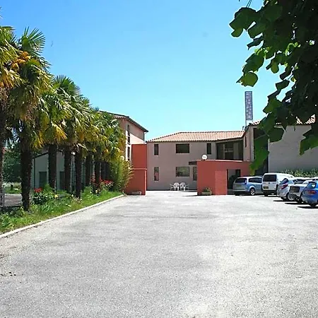 Ξενοδοχείο Pyrene 3*